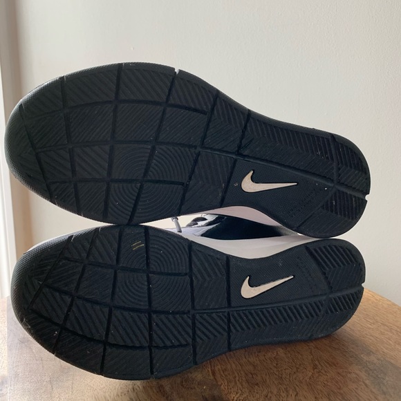 Nike TEAM HUSTLE D7 basketball sneakers - Picture 8 of 8